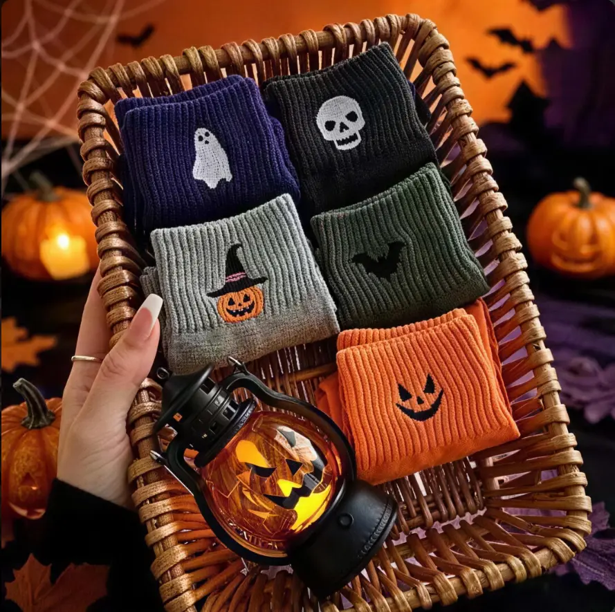 Viral Cute Halloween Socks for Women, 5 Pairs Cozy Novelty Crew Socks Set, Embroidered Pumpkin Ghost Skull Witch Bat Pattern  Socks, Soft Stretch Breathable r Socks for Daily Outfit, Halloween Costume Party, Office Work, School & Holiday Gift