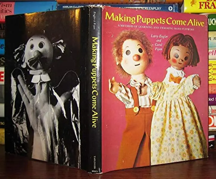 USED Book - Making Puppets Come Alive: A Method of Learning and Teaching Hand Puppetry by Larry Engler (Hardcover) - english