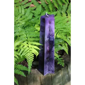 The Morrígan candle