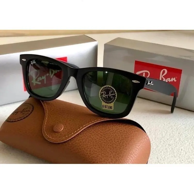 Ray-Ban Wayfarer Sunglasses for Men & Women – Black Frame, Dark Lenses & Cleaning Cloth