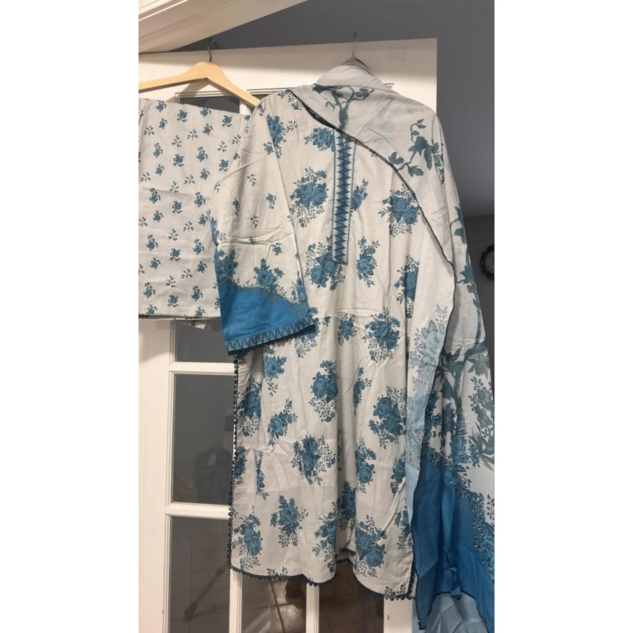 Lady's Elegant Comfortable Bonanza Satrangi Lawn 3pcs XXL Clothes Set - 24" Chest, 52" Hips, 43" Shirt, 22" Sleeves, 40" Shalwar, Floral Design, Perfect Fit, Elegance, Salwar
