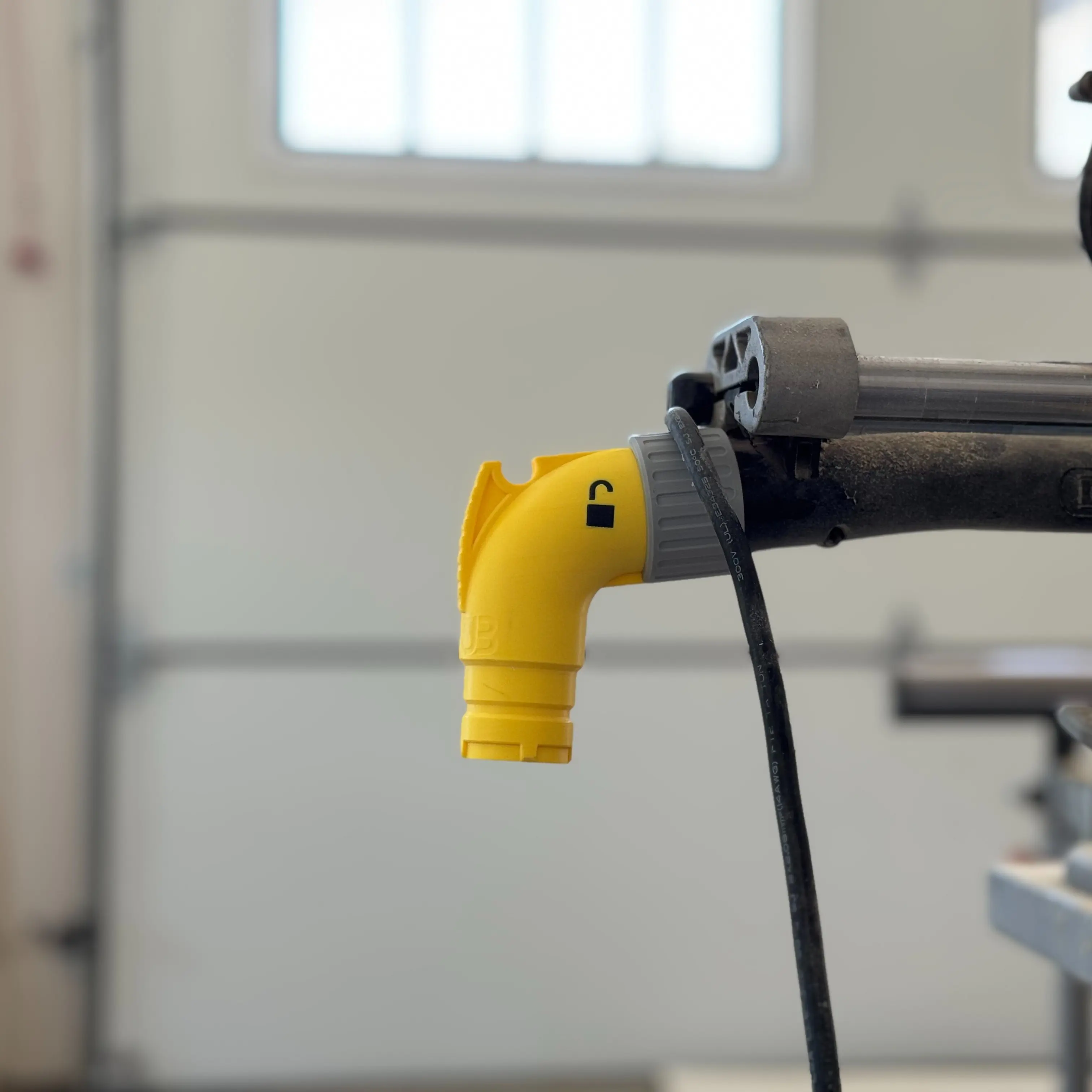 Adapter Dust Extraction Port for miter saw
