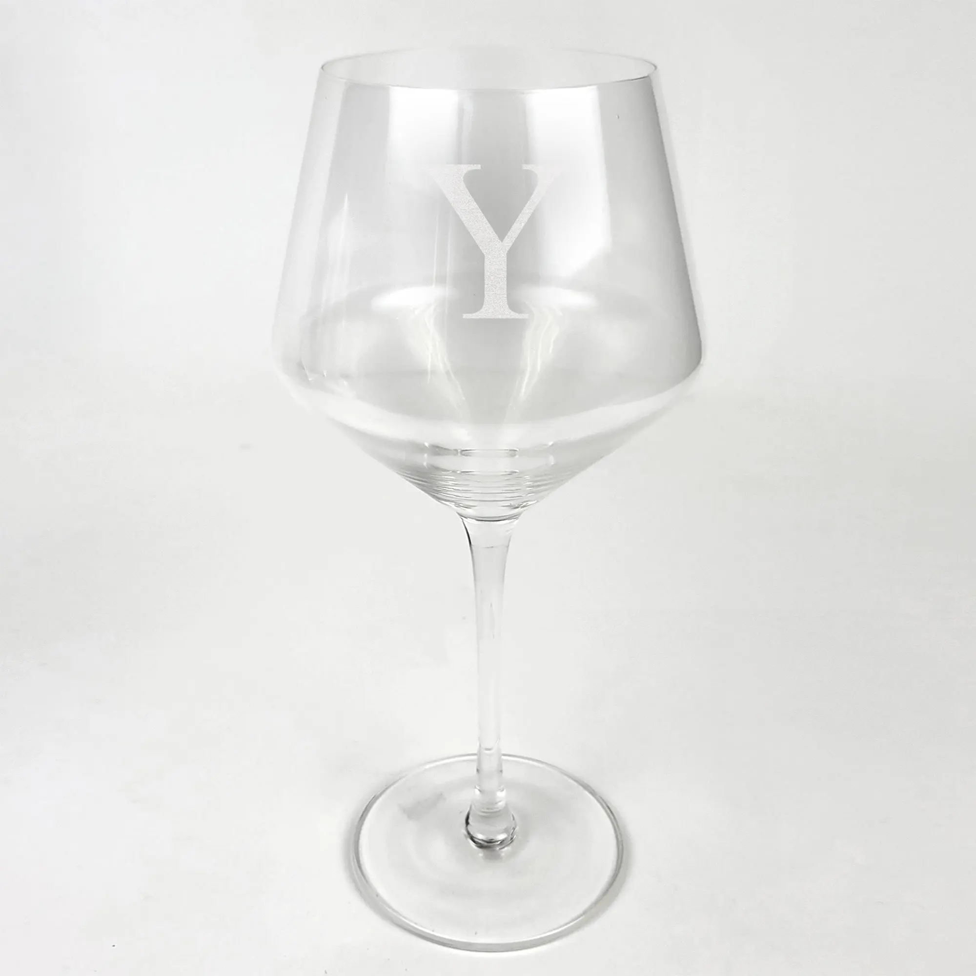 Personalized Red Wine Glass With Initial Pattern Y