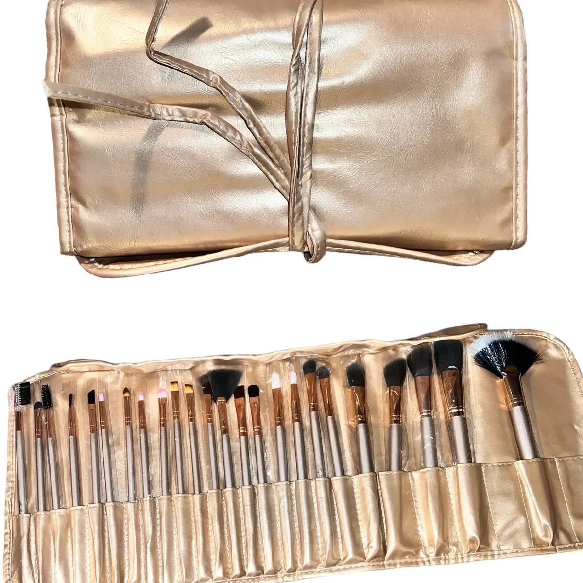 24pc LUXURIOUS PRO Soft Bristles Make-Up Brush Set!