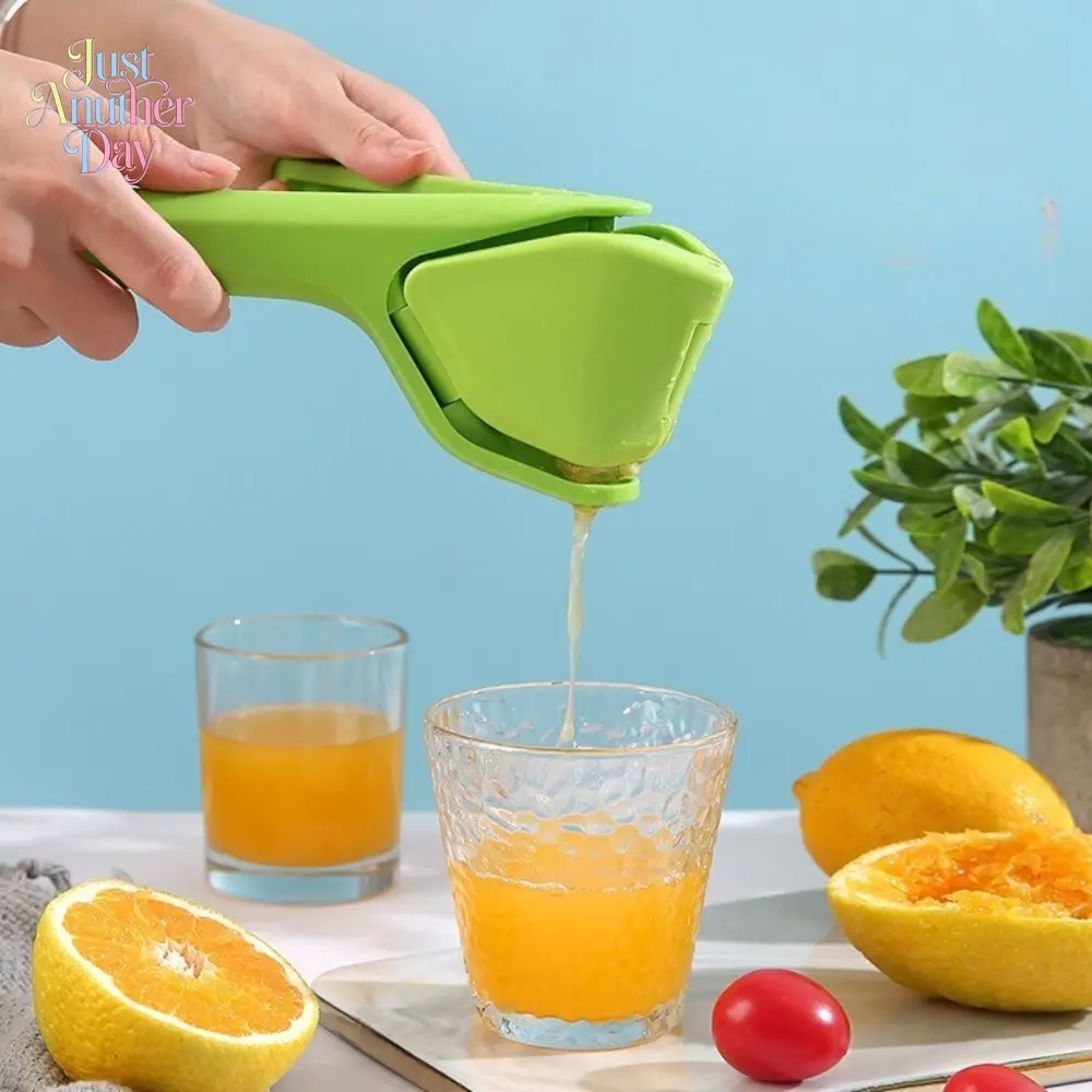 Foldable Handheld Lemon Juicer, Portable Manual Citrus Squeezer, Hand Press Orange Juice Extractor, Quick Juice Kitchen Gadget