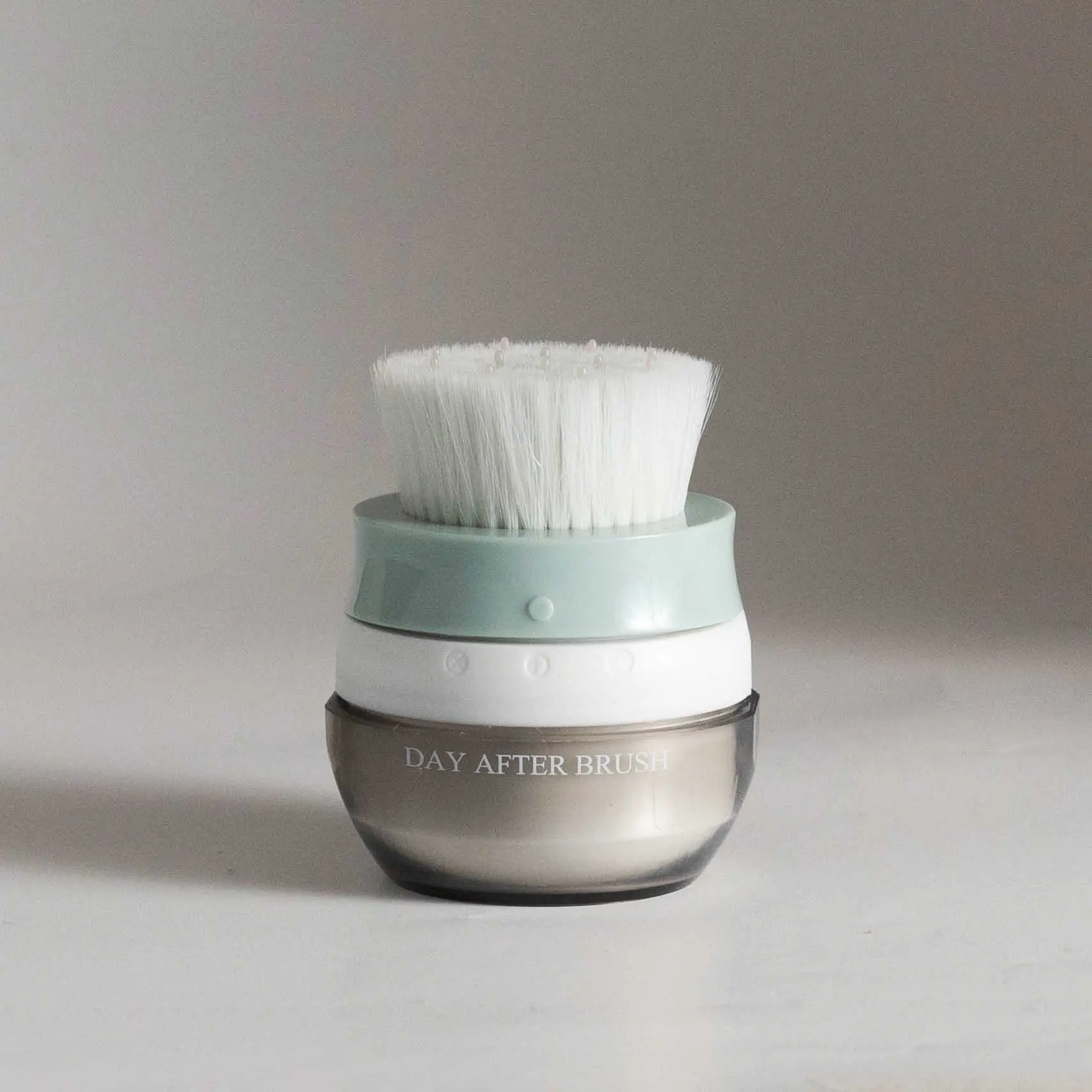 Day After™ Brush Powder Dry Shampoo Brush