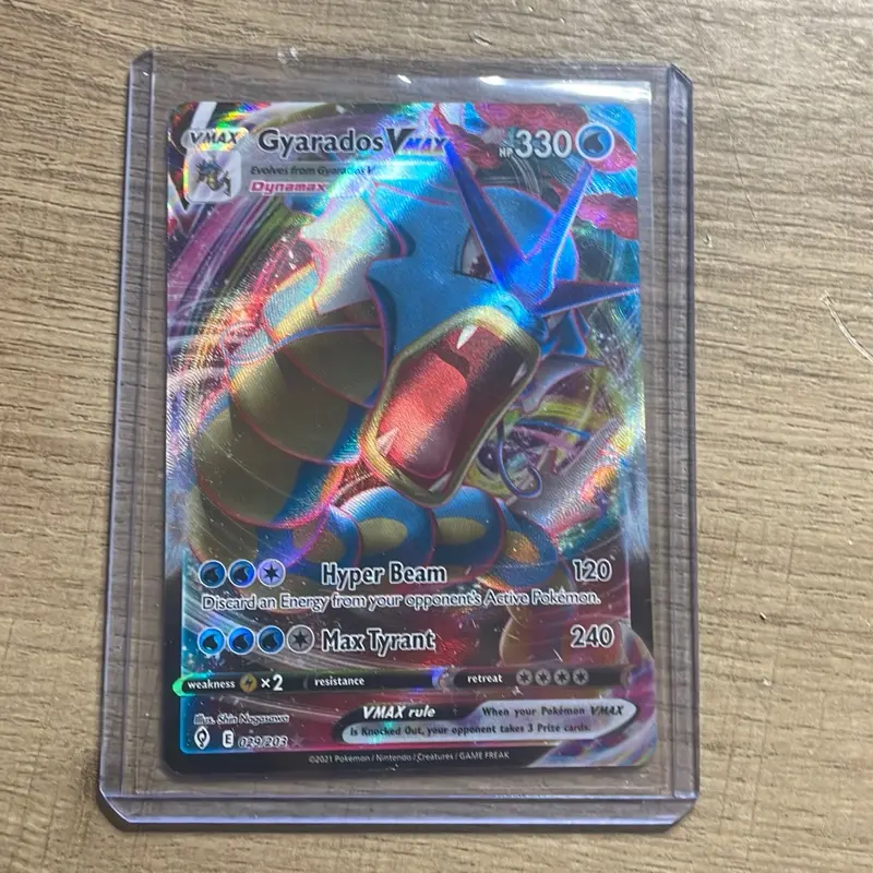 Gyarados Vmax