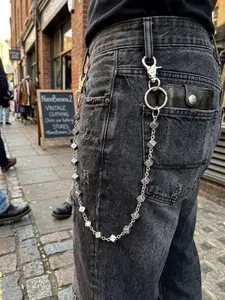 Punk Wallet Chain with Dice Charm, Unique Dice Design - Unisex Hip Hop Gothic Alloy Waist Chain for Jeans, Keys or Wallet, African Waist Beads Barbell Jewelry Clip Carabiner Clasp Anime Accessories, Bling Chain, Shiny Chain