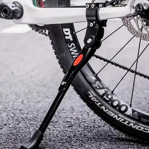 The adjustable bicycle stand, made of aluminum alloy, is sturdy and reliable, lightweight, and suitable for mountain bikes, road bikes and city bikes - an outdoor cycling tool suitable for various terrains Compatibility