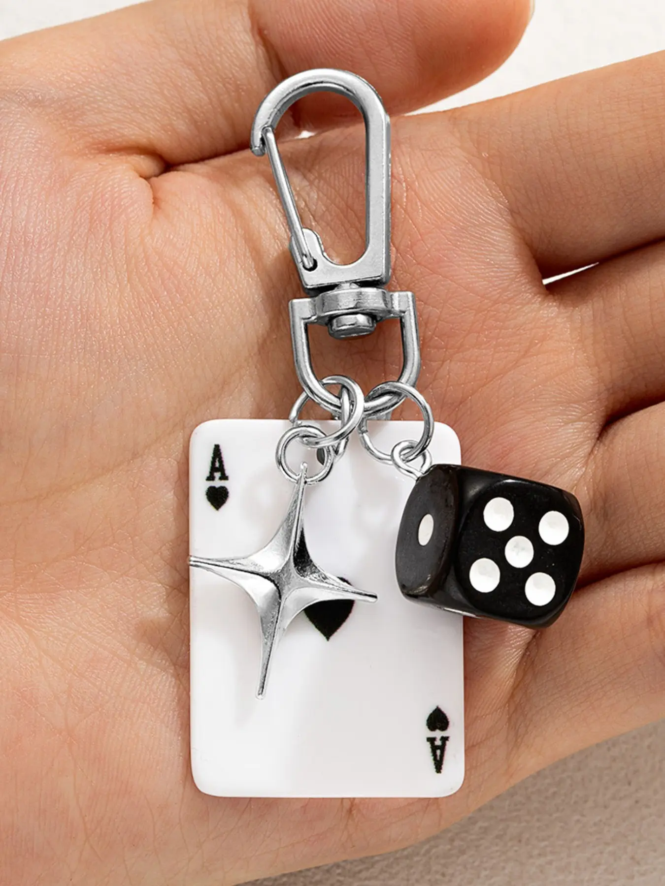 [Poker Card Keychain] 1pc Women's Poker Card Keychain Pendant - Ace of Hearts, Joker, Bag Charm, Keychain For Bags, Valentine's Gift | Spiral Clasp Closure, No Power Needed - for Poker Nights, Birthday Parties, Everyday Use - Playful Design, Sturdy Clasp