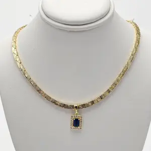 Women's 42 cm Gold Statement Choker - Rhinestone Costume Necklace with Metal Coating, Female Fashion Jewelry Accessories