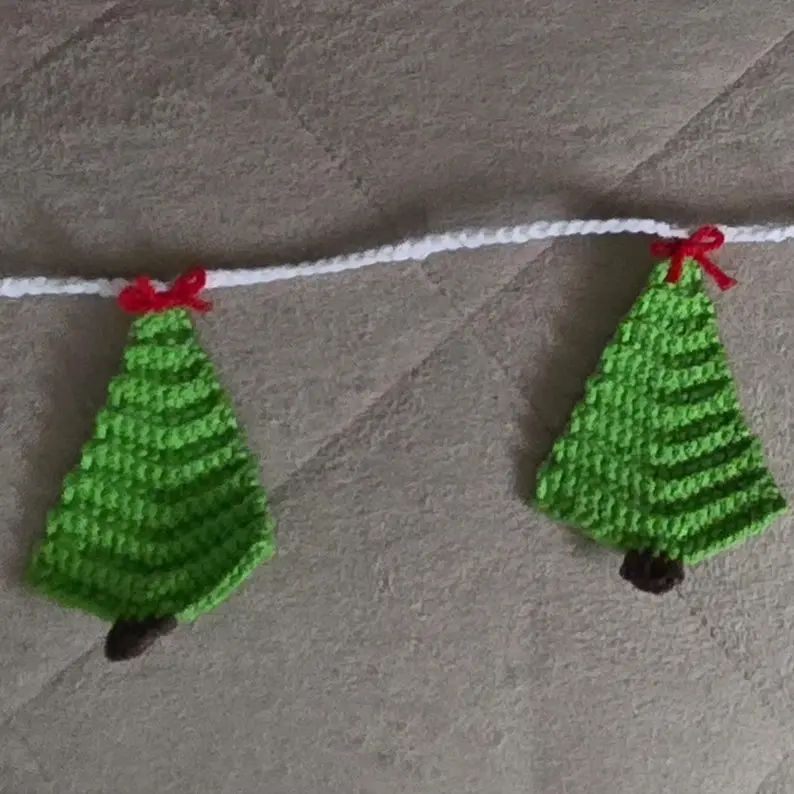 Christmas Tree Garland - Festive Home Decor for the Holidays