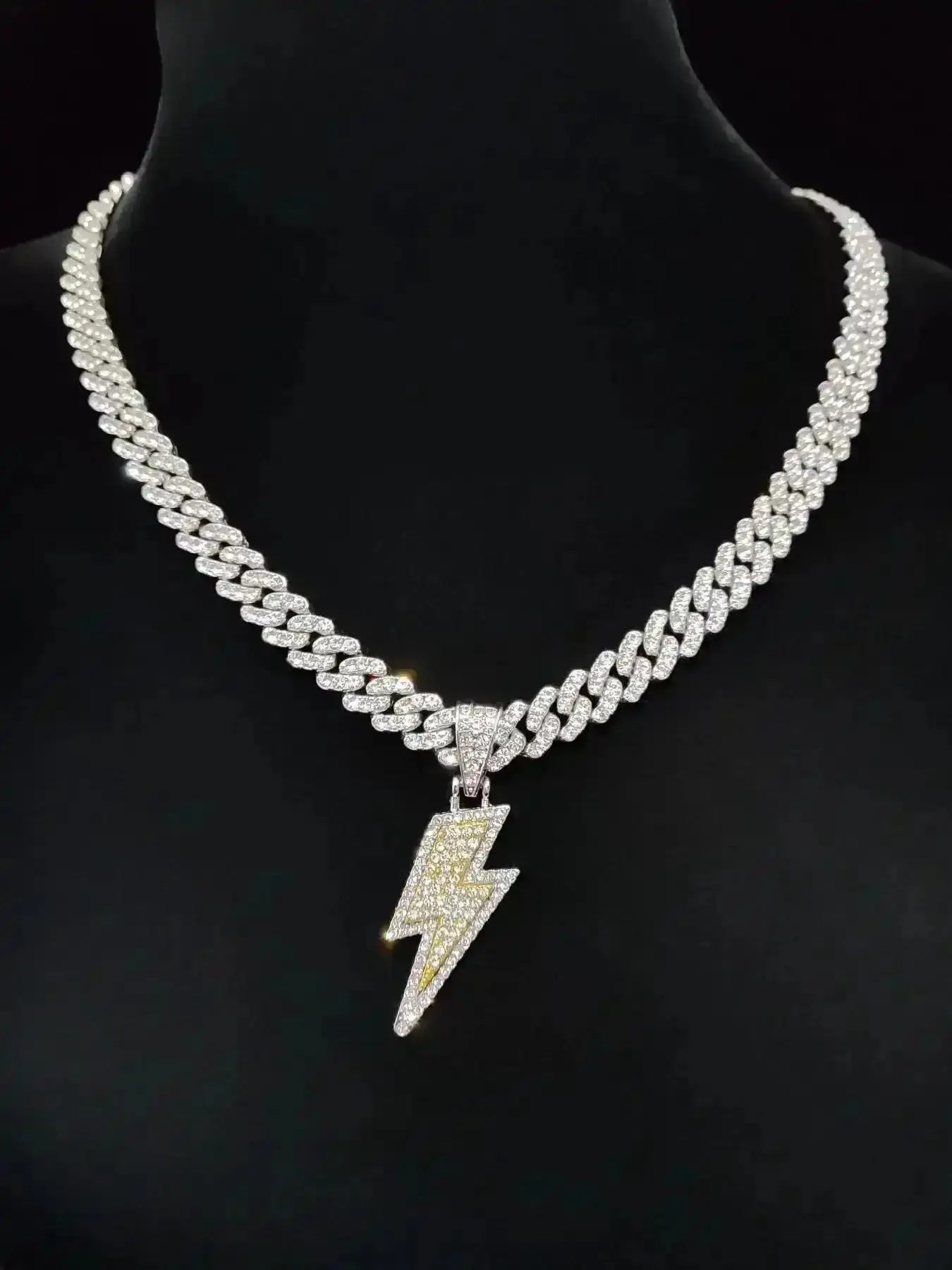 Cuban Link Chain Necklace with a Punk Lightning Bolt Pendant, Trendy Unisex Jewelry for Party Wear and Daily Decor