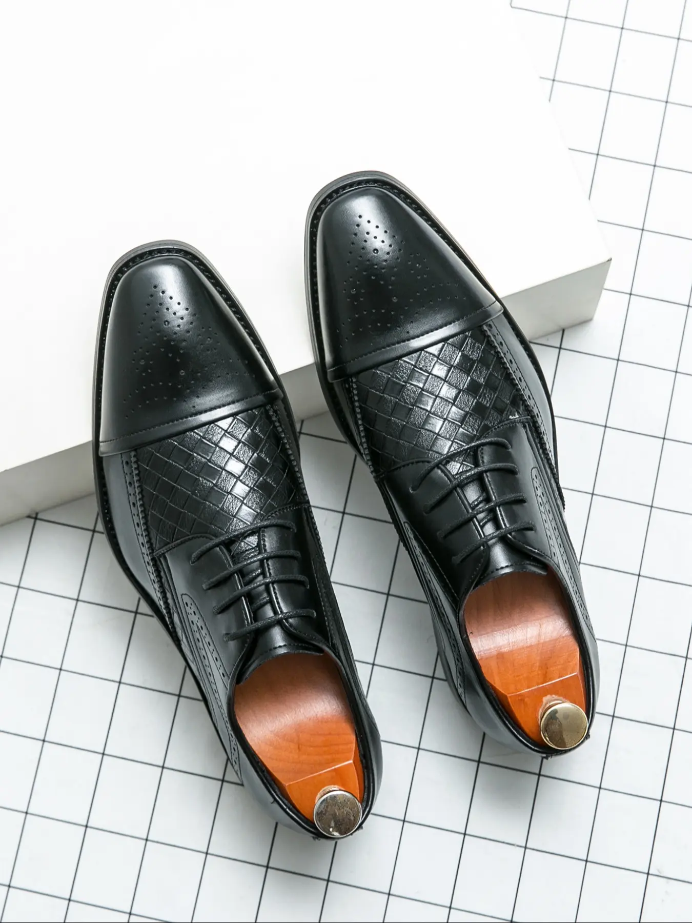 Men's Brogue Carved Floral Weave Business Formal Shoes, Elegant Party Dress Shoes, Stylish Wedding Shoes, Business Style Shoes, Comfortable and Durable Footwear, Office Shoes