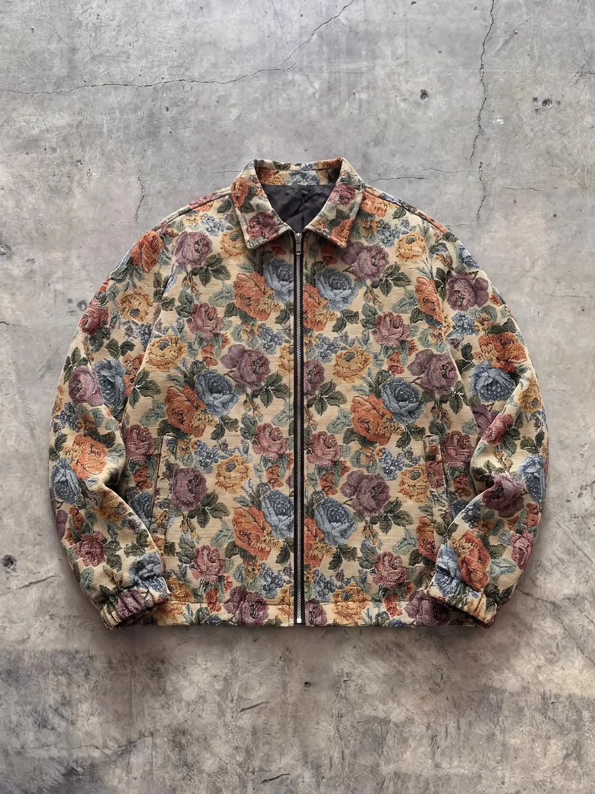 Men's Y2K Vintage Floral Tapestry Jacket, All-Over Rose Print, Lapel Collar, Full Zip, Loose Fit, Retro Streetwear Coat, Elastic Cuffs, Side Pockets, Casual Hip Hop Lightweight Outerwear