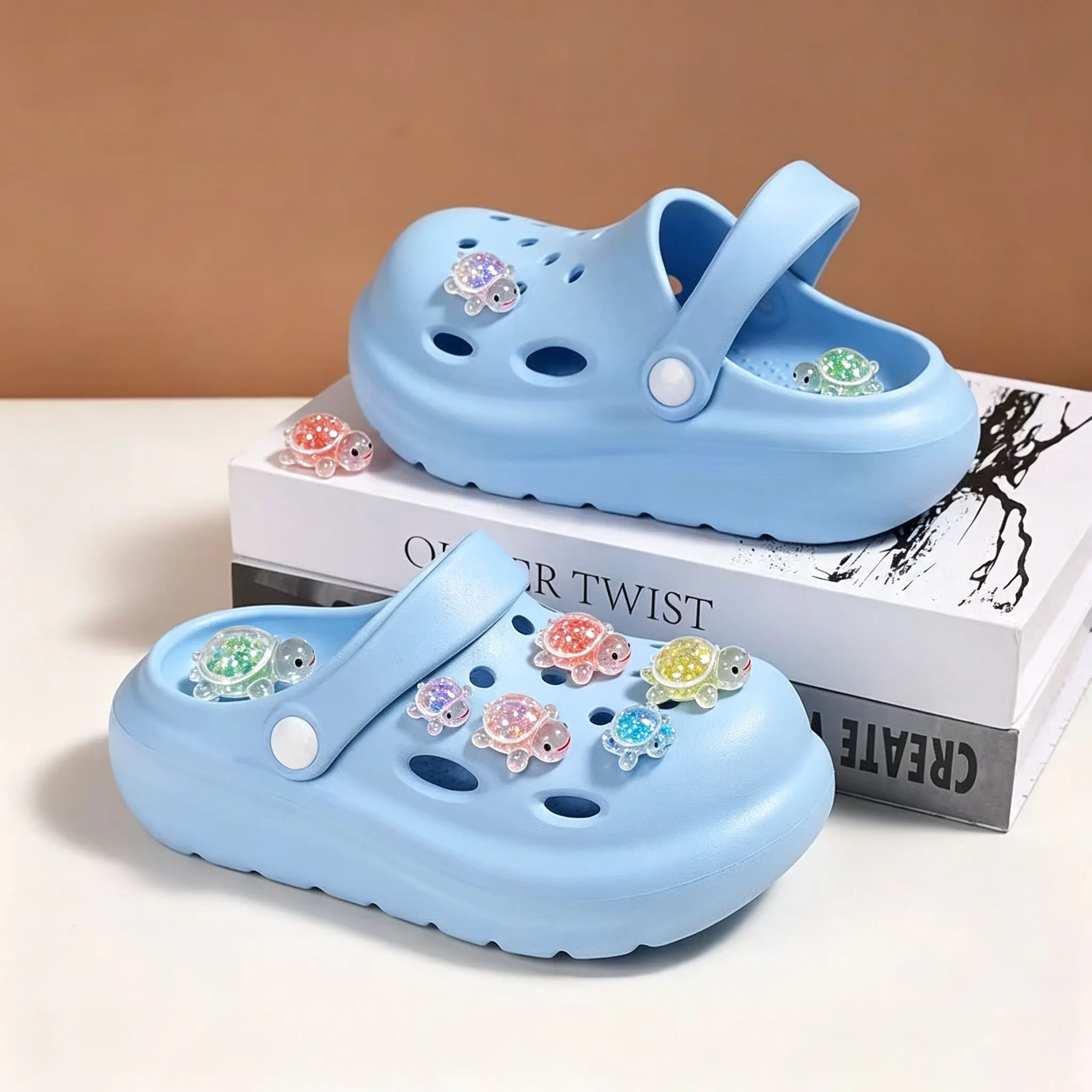 10pcs Glow In The Dark Turtle Shoe Charms - Kawaii 3D Luminous Resin Decor, Footwear 3D Effect Attachment Cartoon Shoe Decoration Charms for Kids Slides, Croc Accessories, 3D Effect Attachment Shoe Decoration Charms