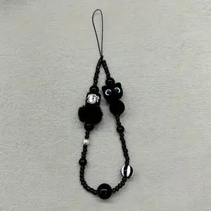 Exquisite Cat Phone Lanyard and Keychain, Universal Design for Phone Cases with Bead Strap, Short Wrist Camera Chain Accessory, Phone Charms