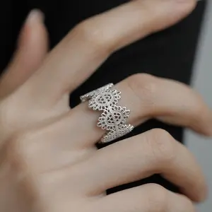 S925 Sterling Silver Hollow Lace Ring for Women, Vintage Palace Style Design, Snowflake Flower Index Finger Ring, Adjustable