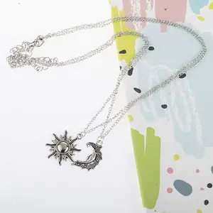 【Aileen Boutique】Creative design moon sunflower necklace unisex pendant necklace accessories fashion