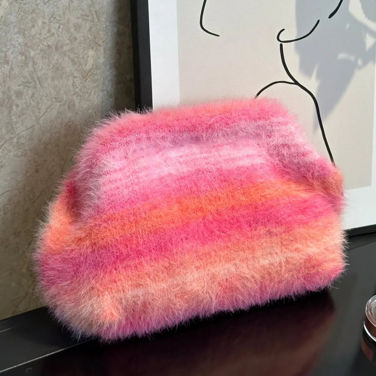 Autumn and winter niche plush bag women's new versatile high-end clutch bag plush bag clutch