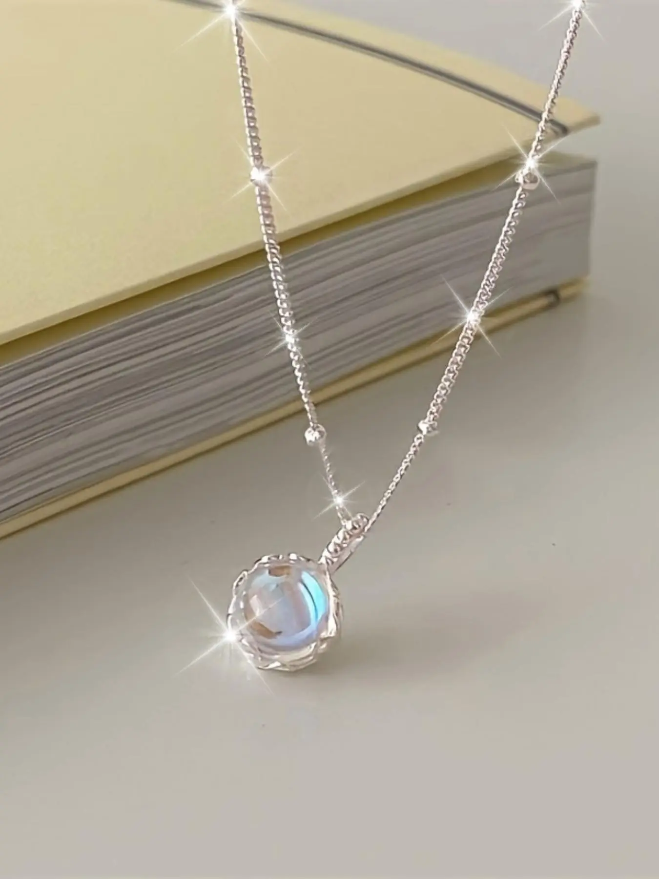 Elegant Simulated Moonstone Round Pendant Necklace, Dainty Necklaces, Minimalist Chain, Dainty Fashion Jewelry, Stylish Daily Commute Jewelry for Women, Versatile Fashion Accessory, Everyday Jewelry, Everyday Wear Jewelry
