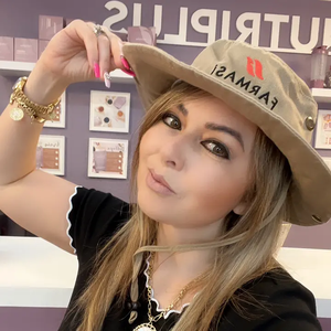 Arly's Boutique