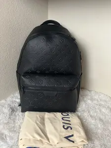 Pre-owned Louis Vuitton Leather Backpacks Monogram Shadow Discovery Backpack Black Monogram Pattern, Durable Leather, Versatile Design