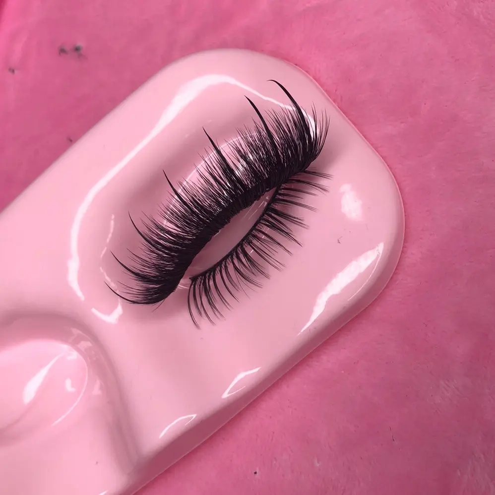 Wispy strip lashes 19mm