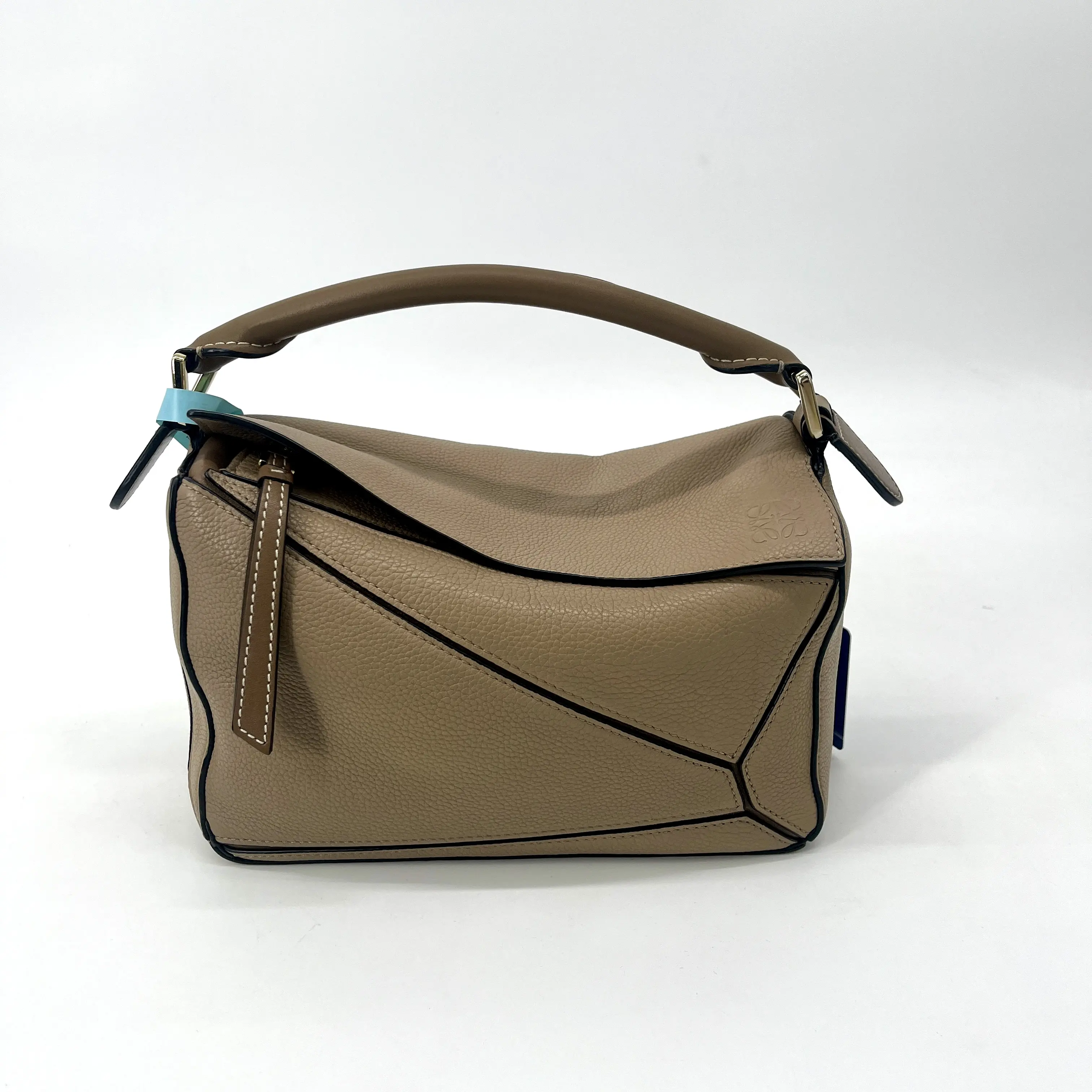 Pre-owned Loewe Leather Shoulder Bags Grained Calfskin Genuine Purse Small Puzzle Taupe Shoulder Bag Crossbody with Minimal Wear