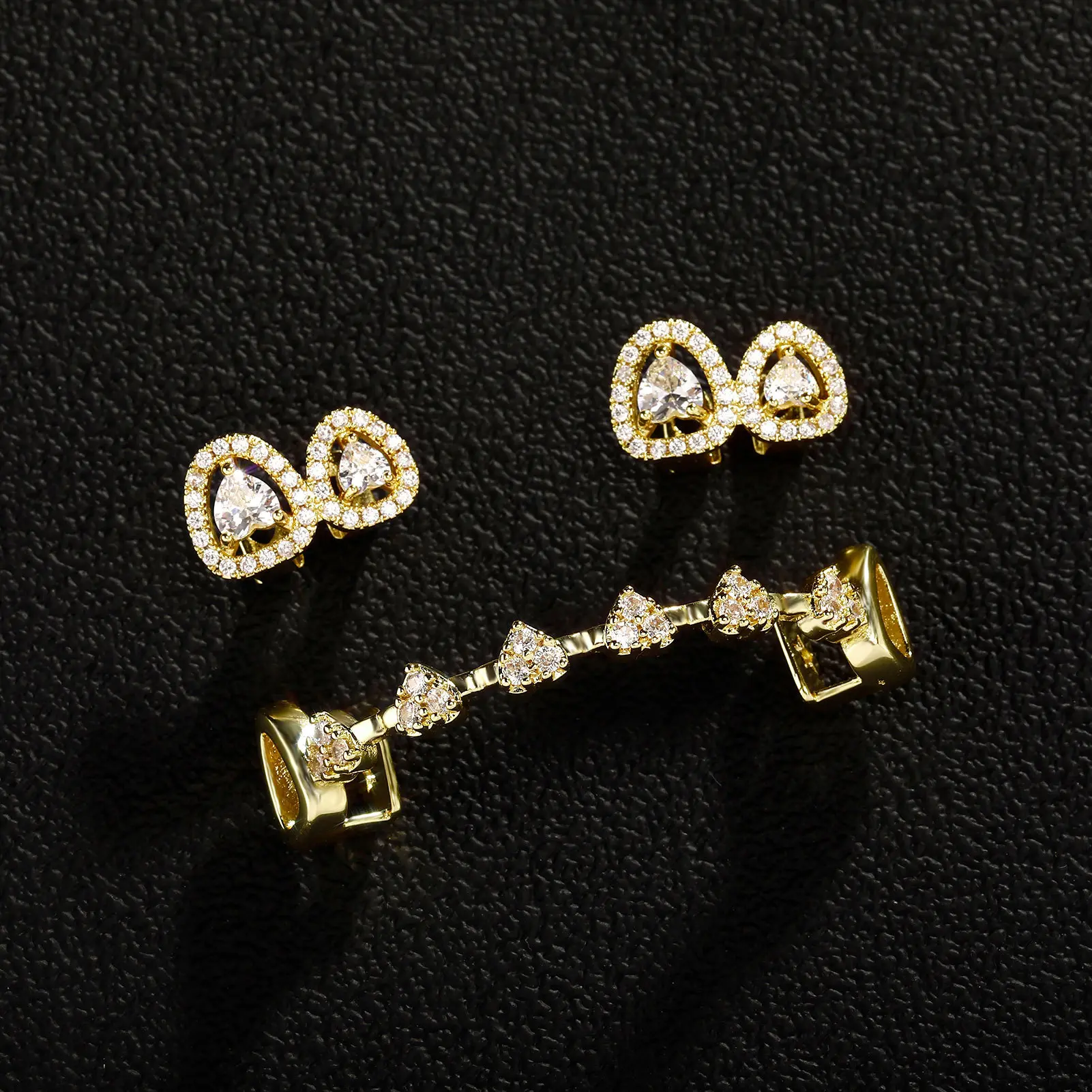 2025 Full Iced Out Heart Love Grillz - Viral 6-Teeth Top & Bottom Set, Hip Hop Punk Flame Cosplay Jewelry for Halloween (Men & Women)