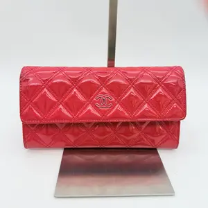Pre-owned CHANEL patent wallet HZ1tk