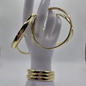Pulsas Gold-Tone Bangle Bracelet Set for Women - Stylish and Durable Jewelry Accessory