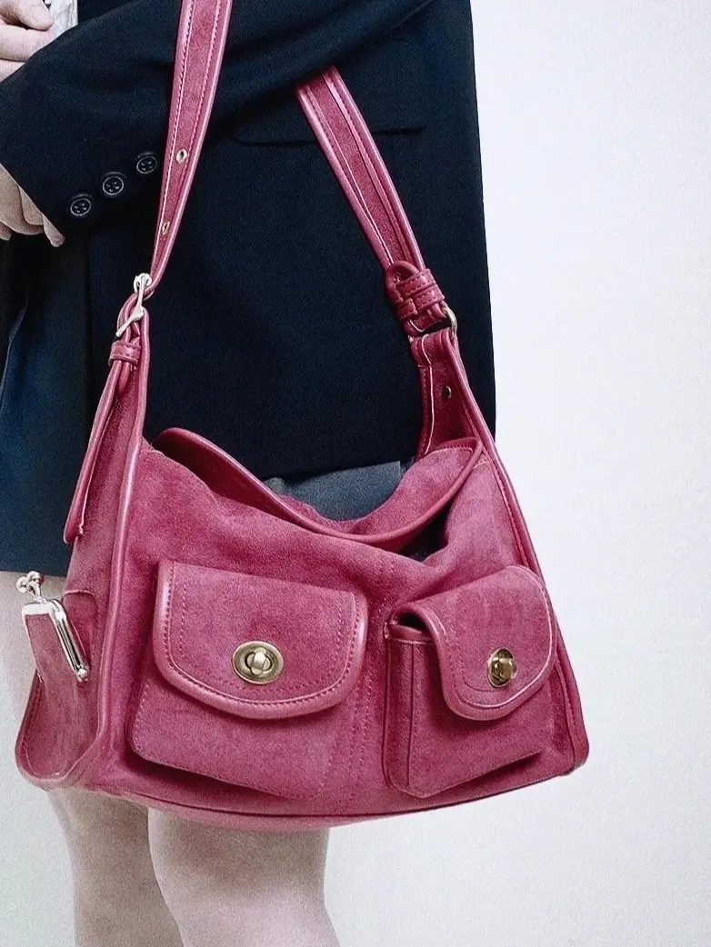 Women's Pink Retro Quilted Crossbody Pillow Bag - Large, Multi-Pocket Everyday Bags with Wide Strap and Vintage Gold-Plated Lock