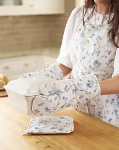 Garden Vine Delft Blue Oven Mitt Set