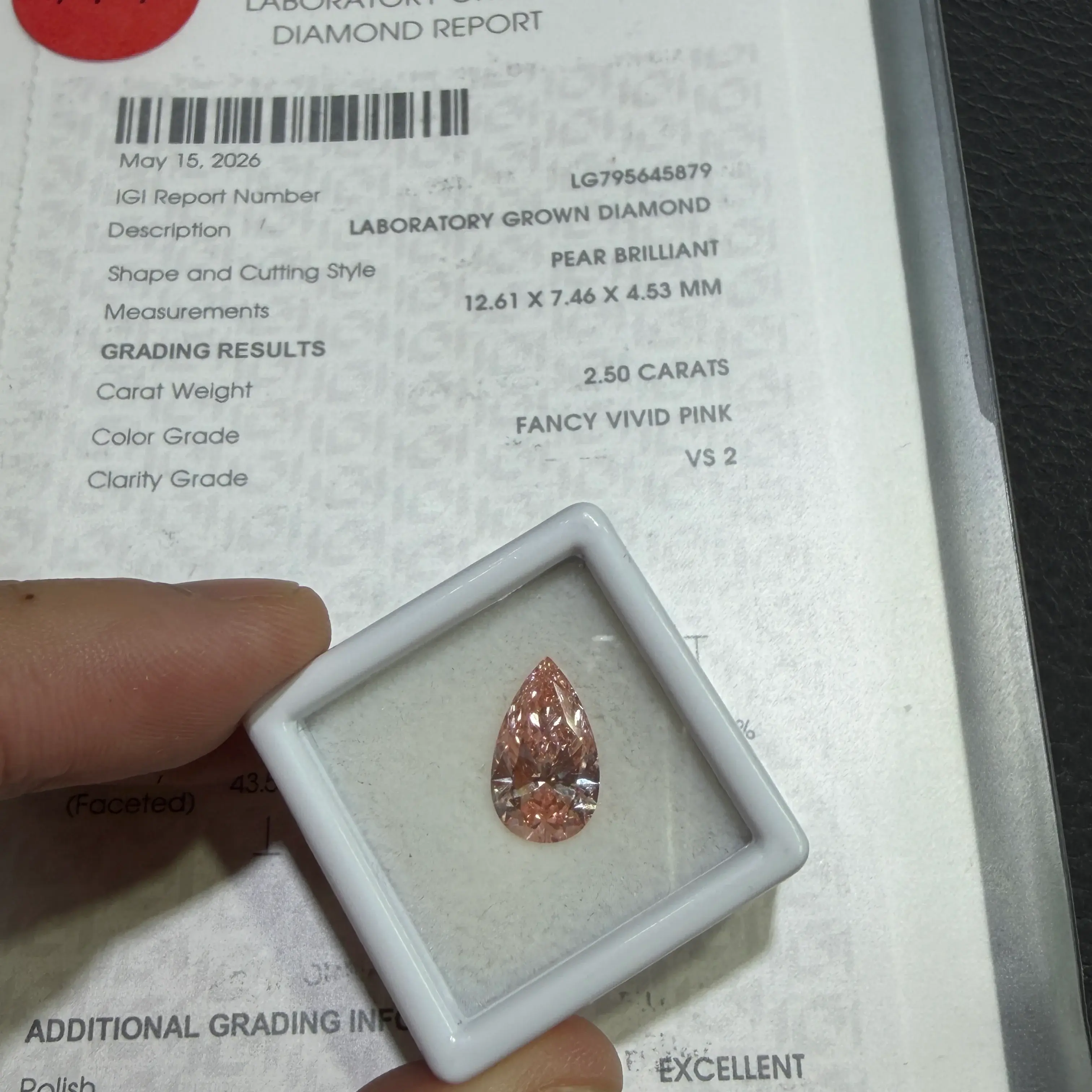 2.50ct Pear Brilliant Lab Grown Diamond (Fancy Vivid Pink, VS2, IGI Certified)