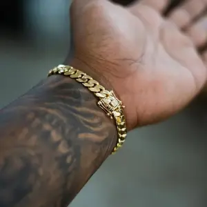 7.5 Inches 8mm Unisex Vacuum Plated Stainless Steel Miami Cuban Link Bracelet - Copper Deployment Clasp, Italy Mexico & Micro Inspired, Chicano Hip Hop Style, Weighty Stackable Jewelry (Father's Day, Anniversary, Birthday, Christmas Gift Idea)
