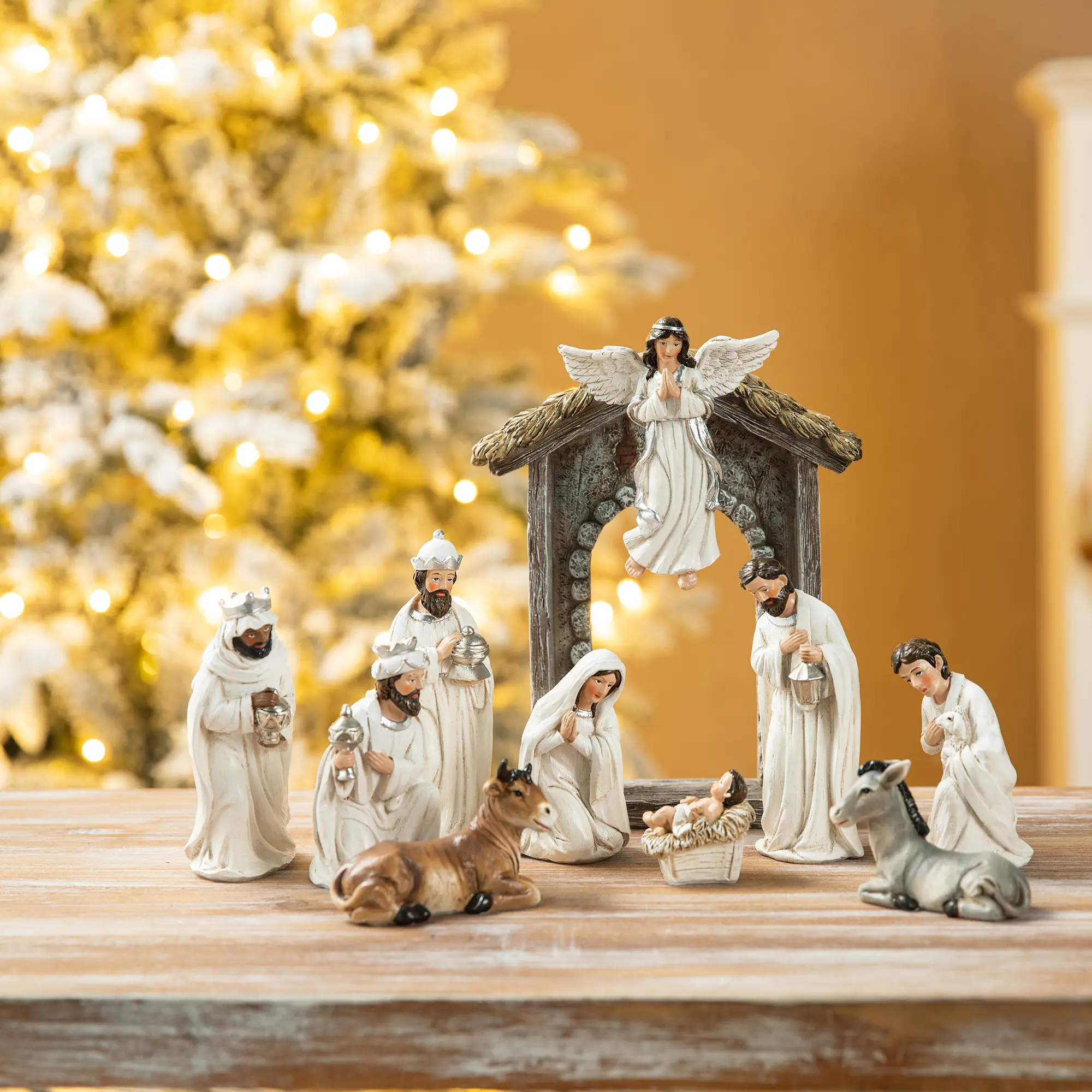 Glitzhome 11pcs Resin Nativity Figurine Set (KD)