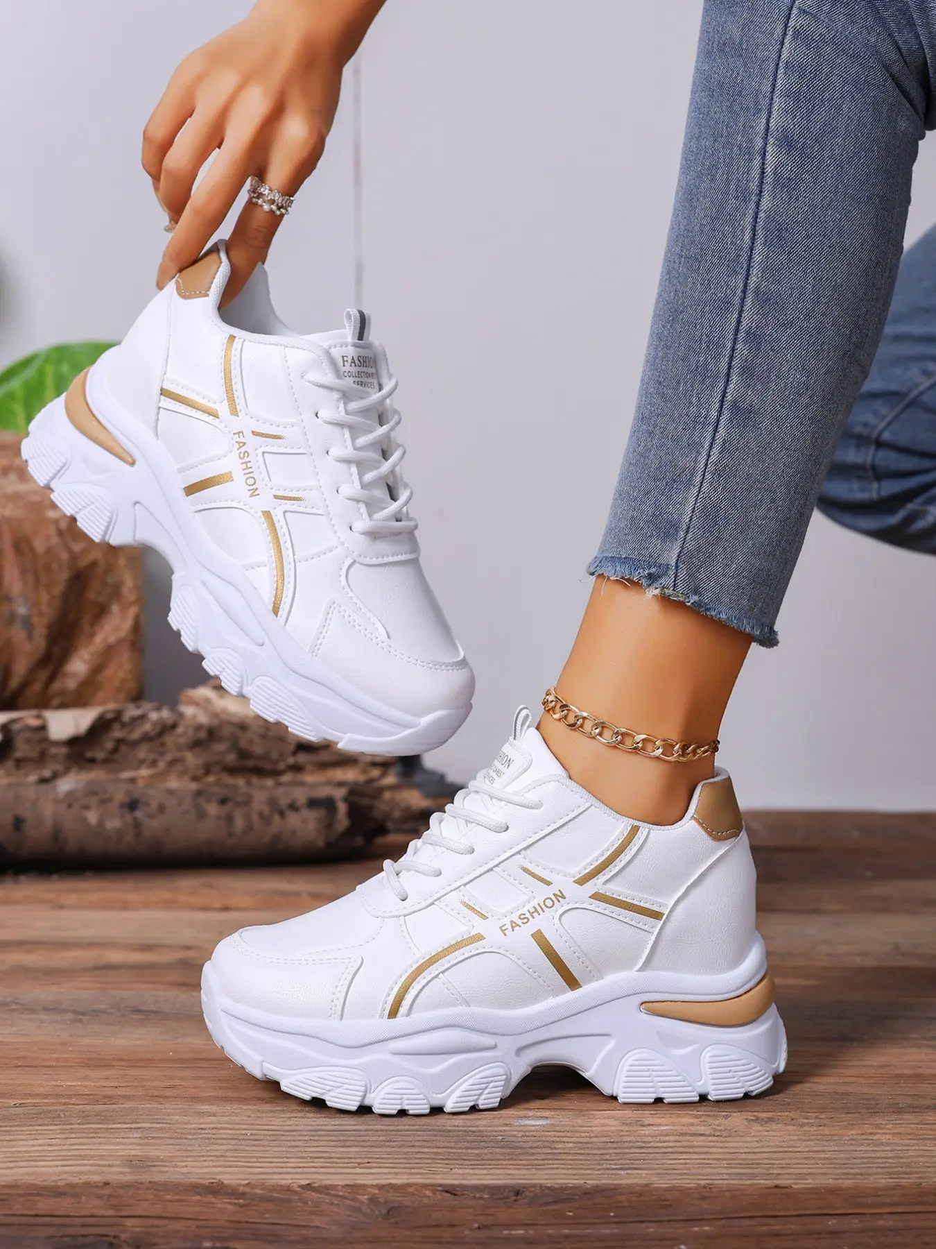Lace-up sports dad shoes designed for women, Casual trendy trainers, height-increasing white casual chunky heel shoes, comfortable and lightweight wedge Trainer sneakers, breathable and durable, suitable for school, travel, dating, streetwear