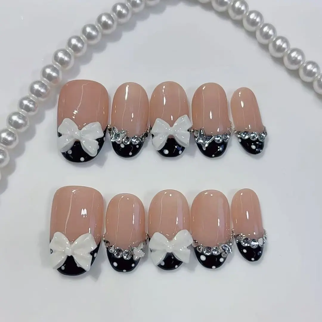 10pcs high-end Simple yet luxurious style, featuring a three-dimensional bowknot and dazzling stacked diamonds handmade fake nails, Suitable for daily office attendance, as well as various banquets, friends' birthday parties, and Valentine's Day events