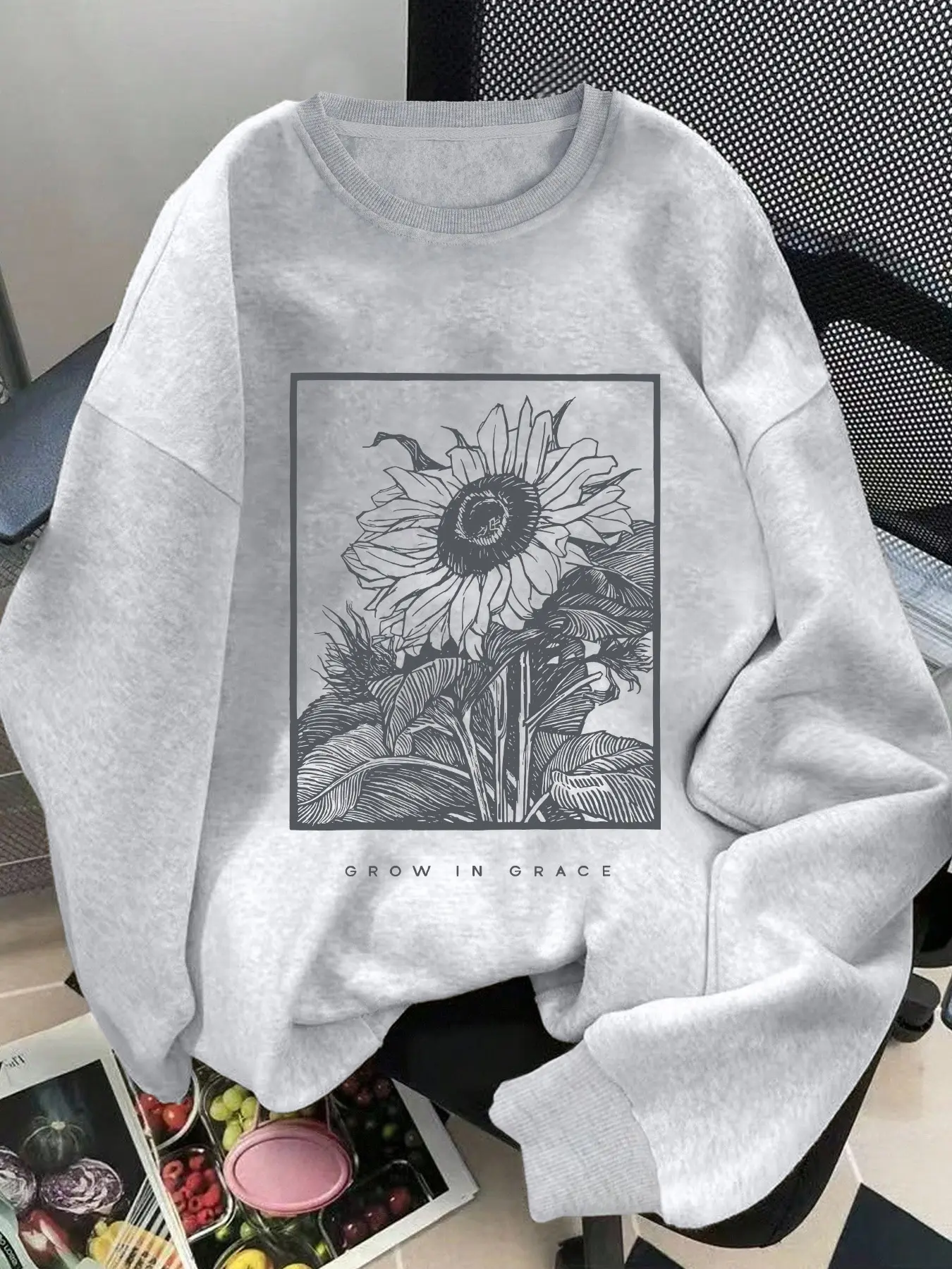 Women's Loose Fit Casual Hoodie Sweatshirts with Drawstring Shoulder Design, Sunflower Letter Floral Graphic Print, Perfect for Spring & Fall
