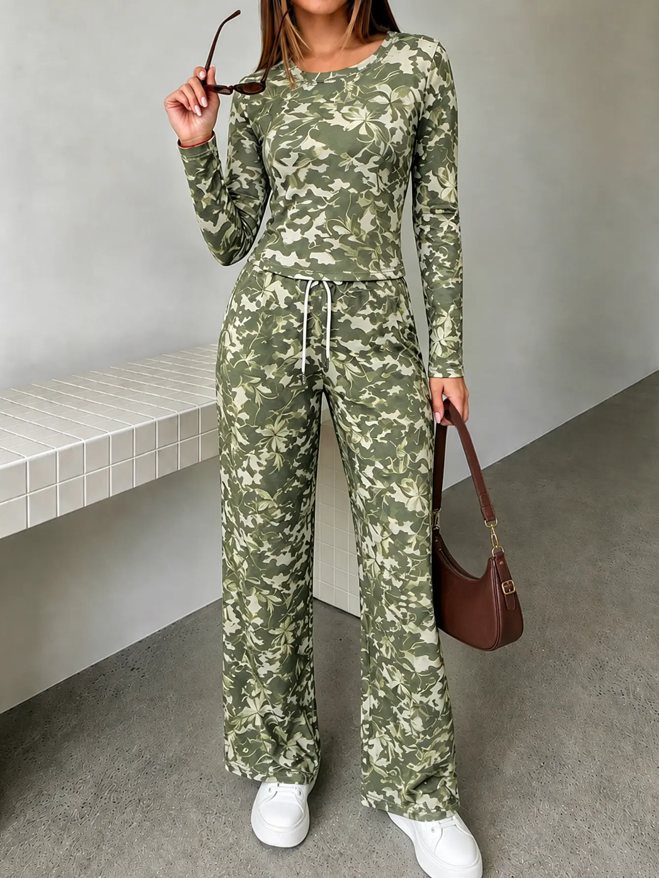 Green Camouflage Long Sleeve Top and Pants Set in S M L XL Sizes for Women