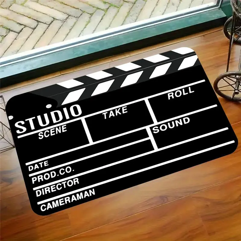 1 piece of crystal velvet movie board, director's board pattern floor mat, door floor mat, decorative floor mat, comfortable standing mat, living room and bedroom area floor mat, home decoration
