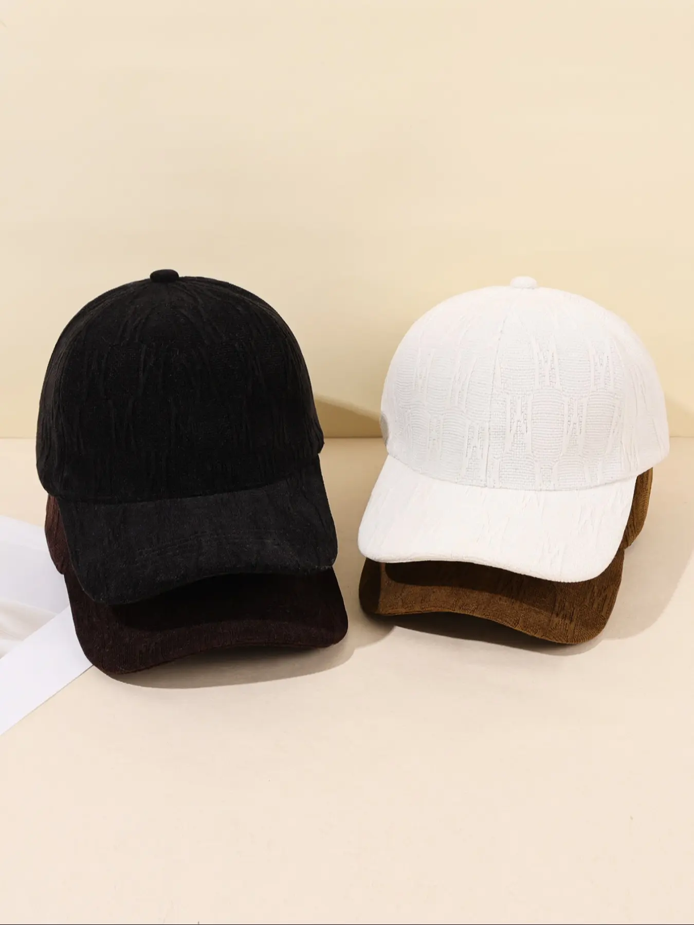 Corduroy Baseball Cap, Structured Hat, Soft & Sturdy Material, Ideal for Daily Wear & Outdoor Activities, Trendy Design for Men Women, Lightweight Hat