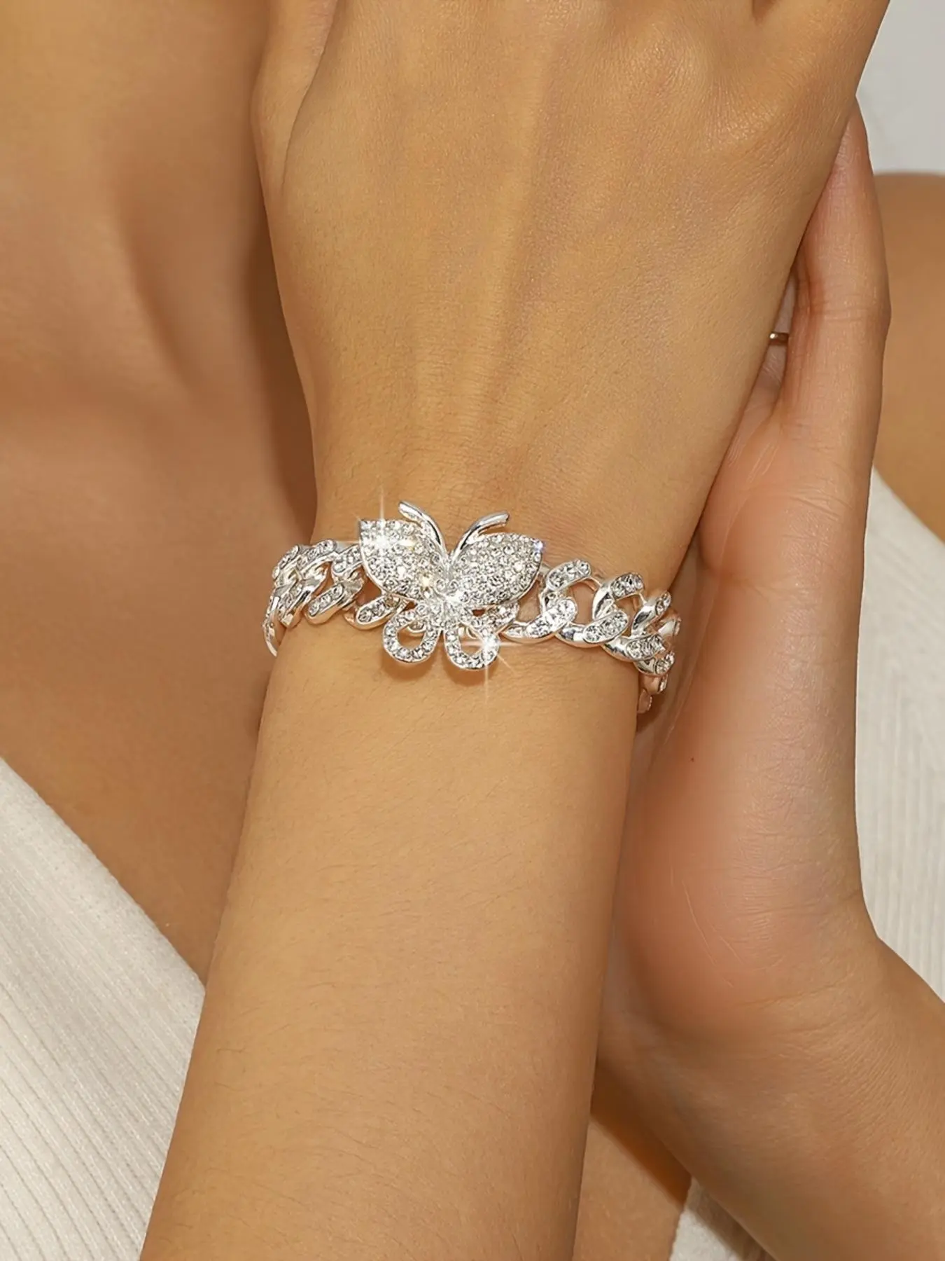 Fashionable Butterfly Design Bracelet, Elegant Rhinestone Decorated Bracelet for Women & Girls, Trendy All-match & Exquisite Jewelry for Birthday Gift, Rhinestone Decor Bangles