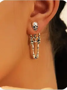Halloween Skull Pendant Earrings, Skeleton Head Design, Unisex Party Jewelry, Spooky Accessory for Halloween Costume, Witchy Jewelry