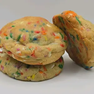 (2- pack) Birthday Cake cookie with Vanilla filling