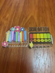 Slider name badges