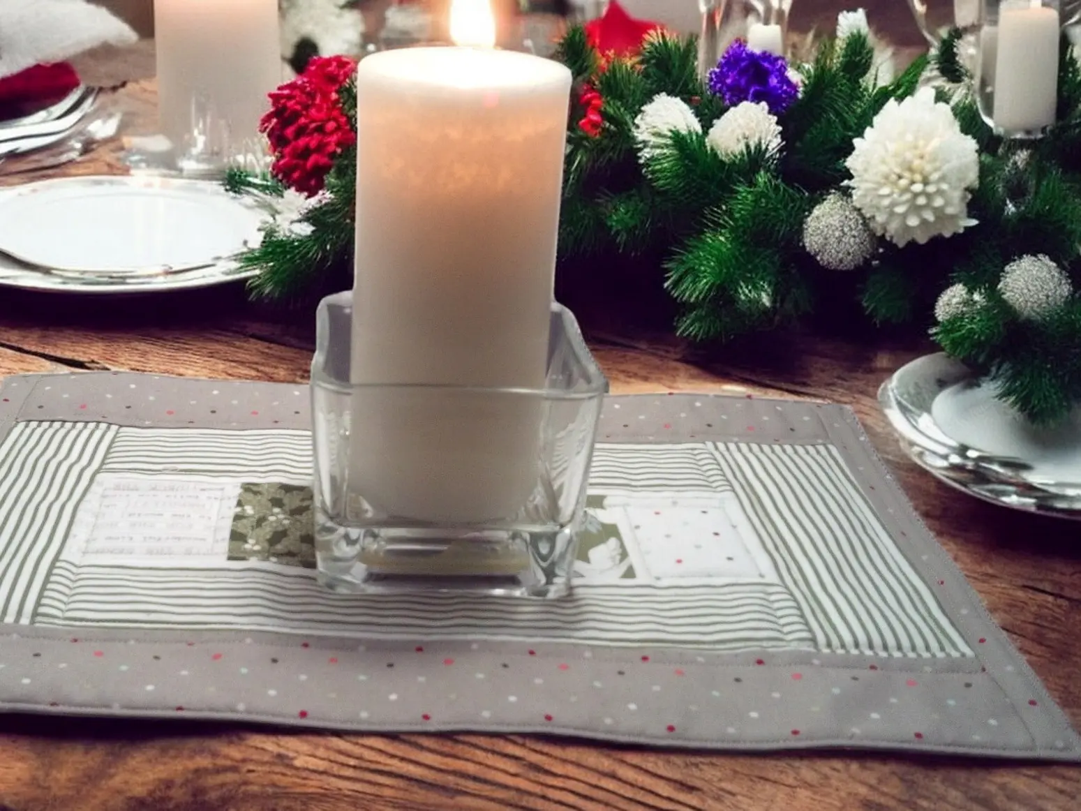 Contemporary Quilted Gray Green and White Christmas Quilted Placemat – 15x10 Table Topper, Handmade Holiday Decor Tableware Coasters Washable