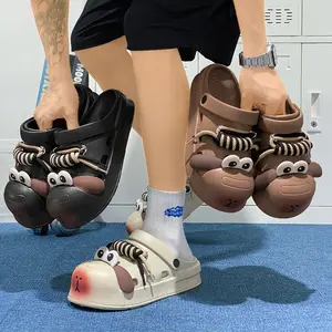 Cute cartoon character clogs, suitable for both men and women, made of EVA material with non-slip and odor-resistant features, versatile for indoor and outdoor use.