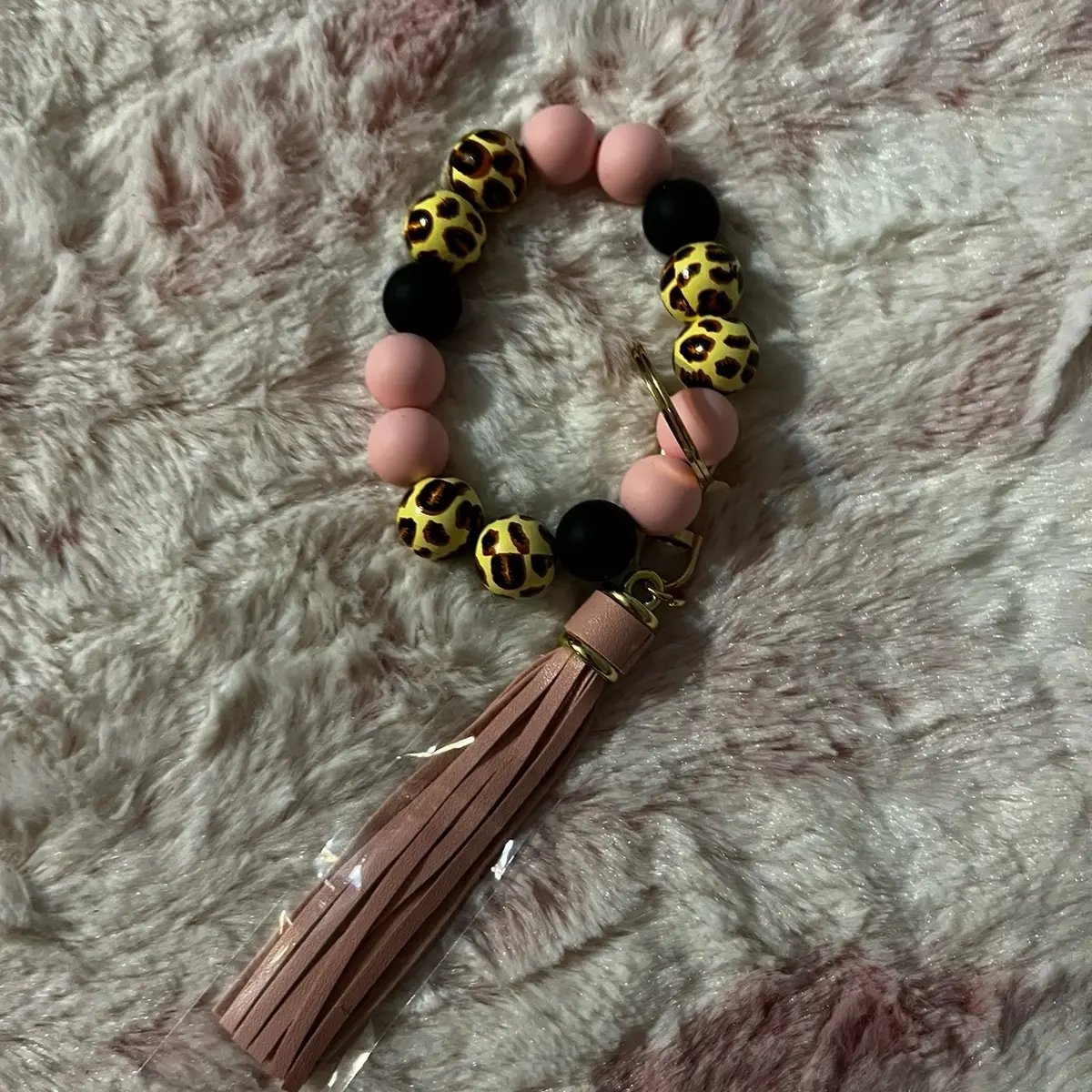 Black and pink cheetah print keychian holder